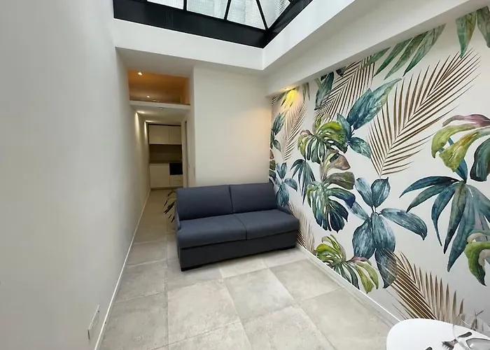 Bright Studio Apartment In The Heart Of Paris